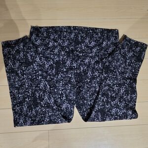 Lululemon Align High-Rise Crop Leggings White & Black (Size 16)